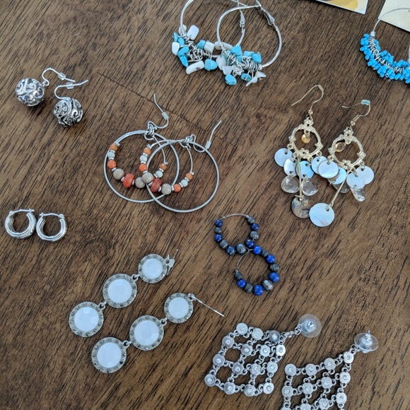 Earrings (I bundle $20 for all) - Picture 2 of 4